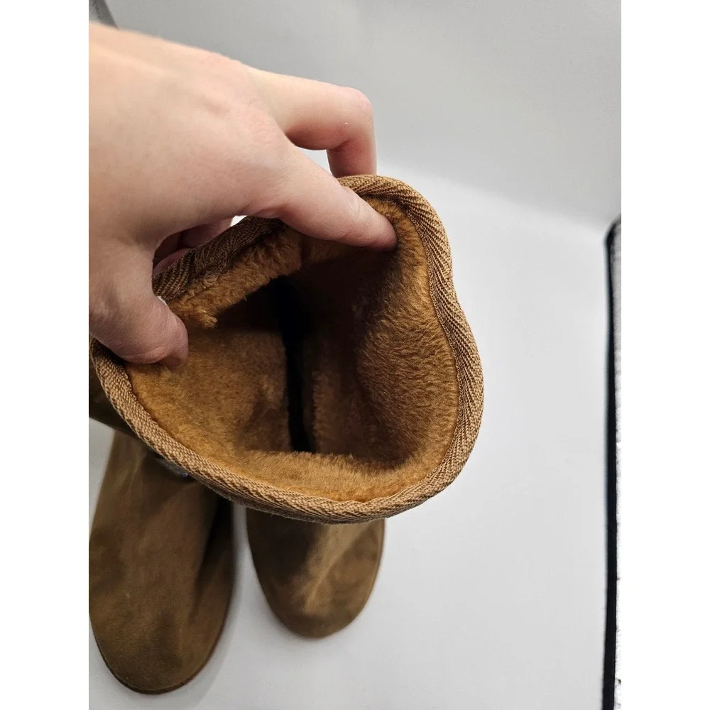 Rocawear Womens Chestnut Brown Faux Suede Rhinestone Quilted Winter Boots Size 8
